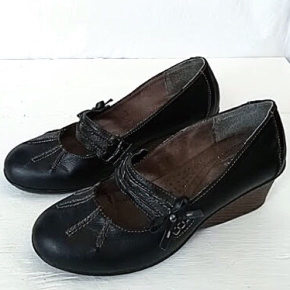 Sbicca wedges black with tan stitching 8 - Picture 1 of 3